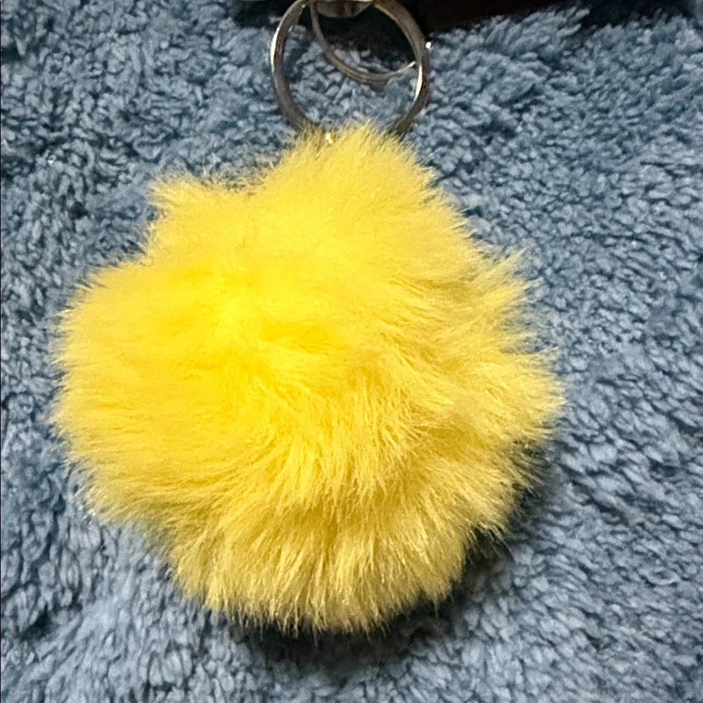 Yellow Sunflower Keychain Set with Yellow Pom Pom - Picture 6 of 8